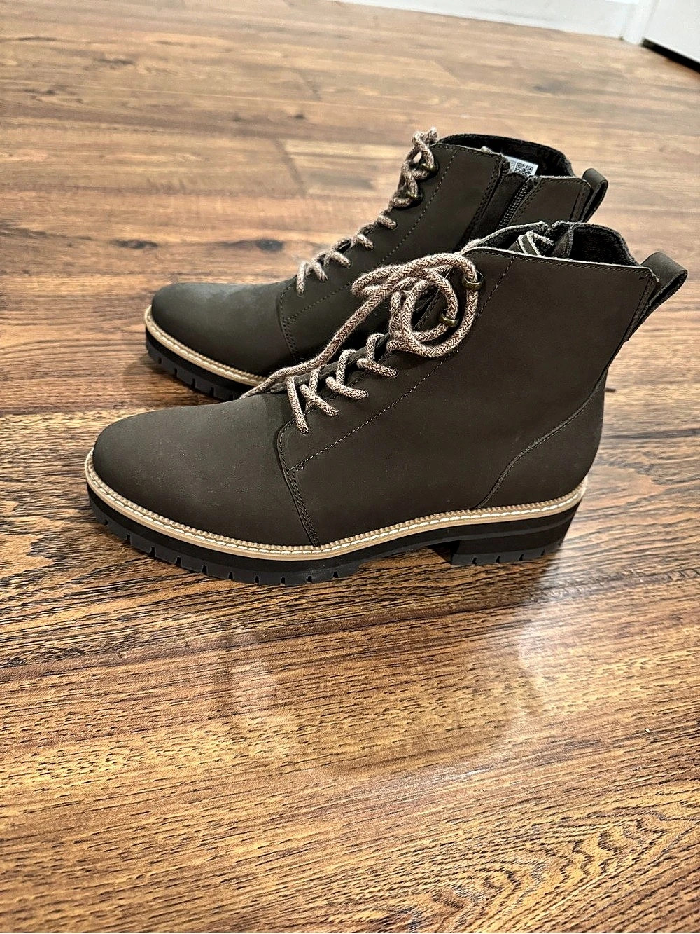 Universal Thread Kolbi Combat Boots US W10 - Picture 3 of 5